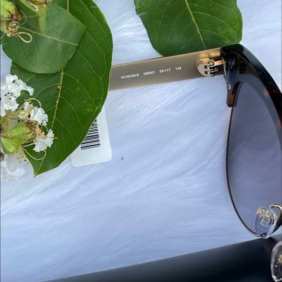NWT Moschino Cat-Eye Tortoise Butterfly Sunnies Moschino - Tortoiseshell Cat Eye Sunglasses - Brown  main image 3